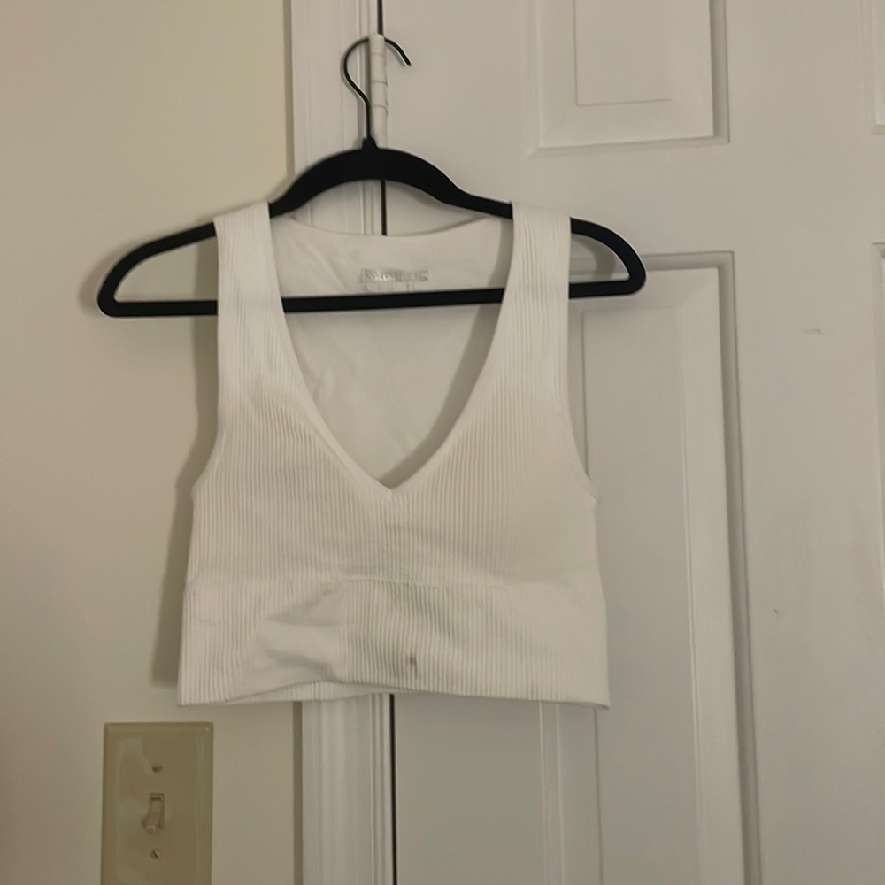 White forever 21 crop top with the neck slit